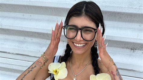 mia kaliffa porno|Mia Khalifa